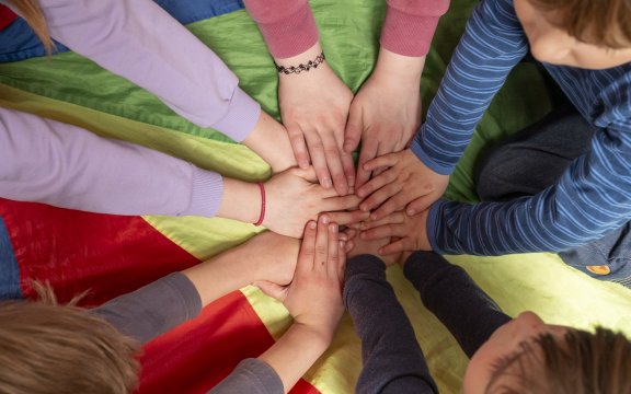 KINDERCLUB AKTION: GEMEINSAME SPIELERUNDE