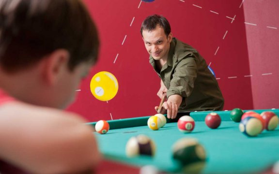 WIR LADEN EIN: BILLIARD & KICKER