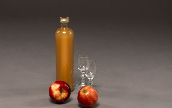 BRATAPFEL LIKÖRHERSTELLUNG