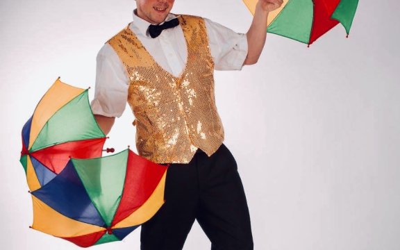 ZAUBER-MITMACH-SHOW FÜR DIE GANZE FAMILIE