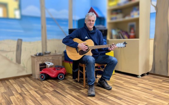 FAMILIEN-LIVE-KONZERT MIT OLAF SCHECHTEN