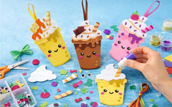 KINDERCLUB AKTION: PAPIER MILCHSHAKE KREIEREN