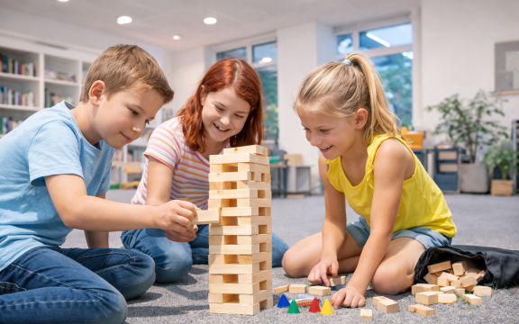 KINDERCLUB AKTION: XXL-WACKELTURM WETTBEWERB