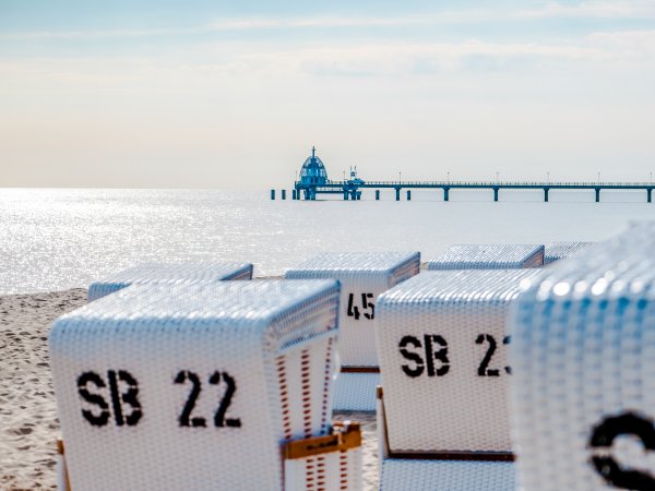 Seebrücke Zinnowitz und Strandkörbe