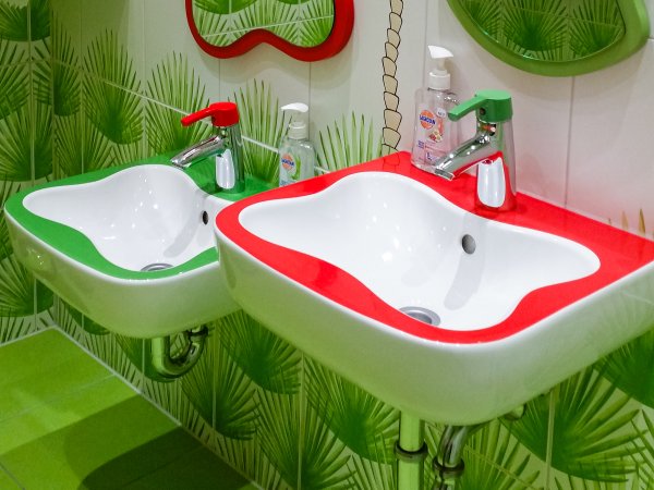 Waschbecken im Kinderclub 
