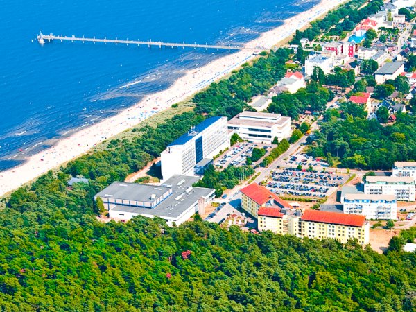 Casa Familia und Bernsteintherme von oben