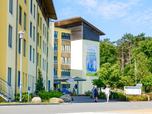 Fassade und Eingang Casa Familia 