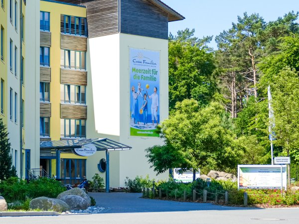 Fassade und Eingang Casa Familia 